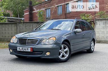 Универсал Mercedes-Benz C-Class 2004 в Черновцах