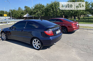 Купе Mercedes-Benz C-Class 2002 в 
