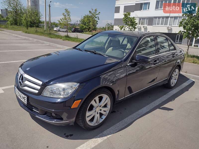 Mercedes-Benz C-Class 2011