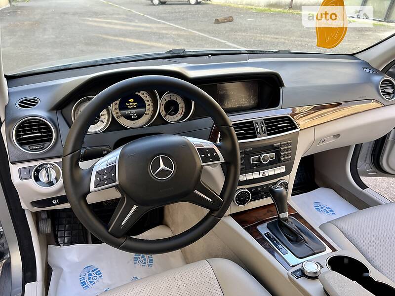 Седан Mercedes-Benz C-Class 2013 в Києві