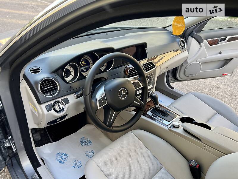 Седан Mercedes-Benz C-Class 2013 в Києві