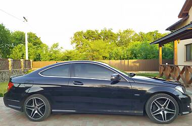 Купе Mercedes-Benz C-Class 2011 в 