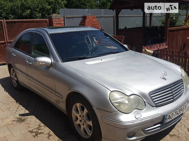 Седан Mercedes-Benz C-Class 2000 в Ужгороде