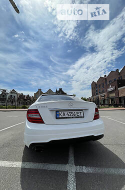 Купе Mercedes-Benz C-Class 2013 в 