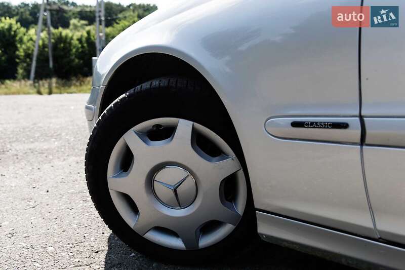 Универсал Mercedes-Benz C-Class 2005 в Городке