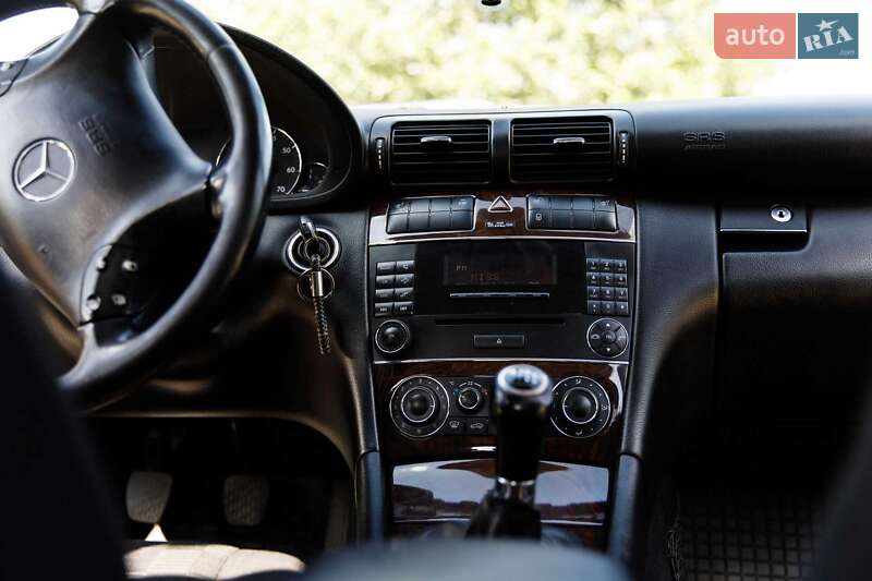 Универсал Mercedes-Benz C-Class 2005 в Городке