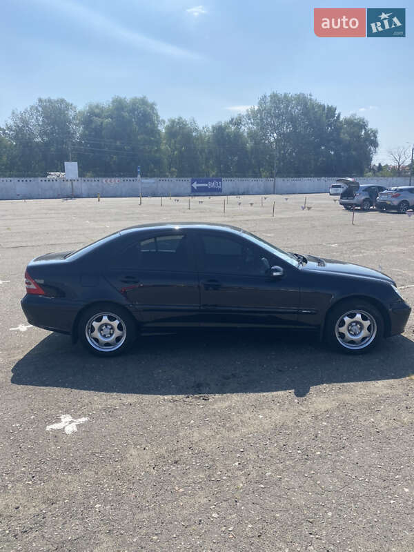 Седан Mercedes-Benz C-Class 2006 в Киеве