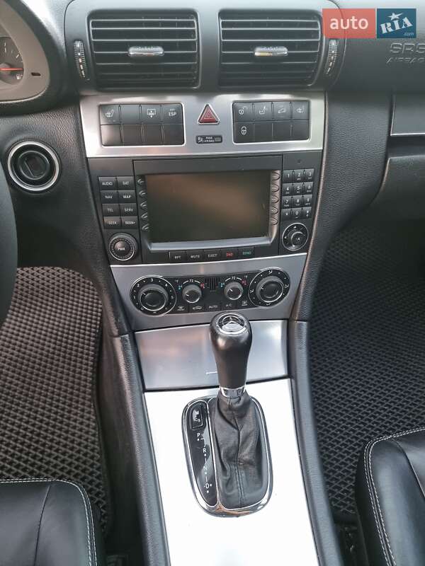 Седан Mercedes-Benz C-Class 2005 в Киеве