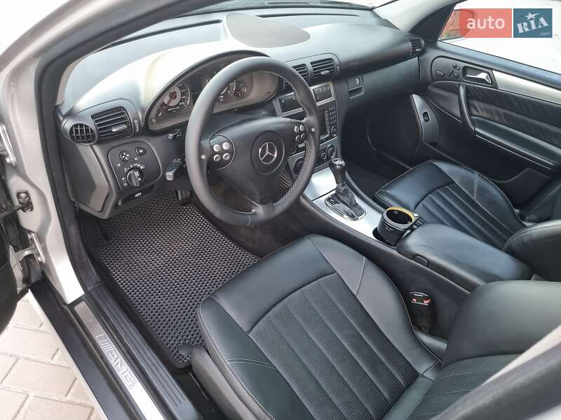 Седан Mercedes-Benz C-Class 2005 в Киеве