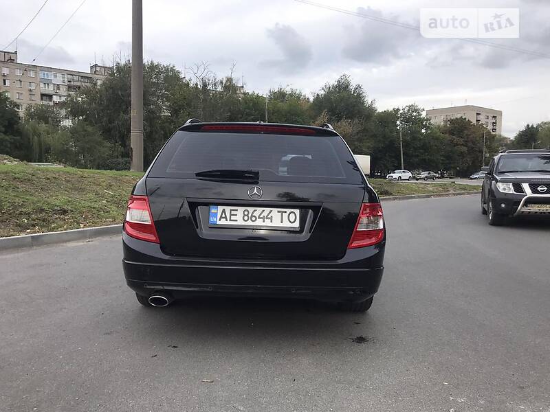 Универсал Mercedes-Benz C-Class 2010 в Днепре