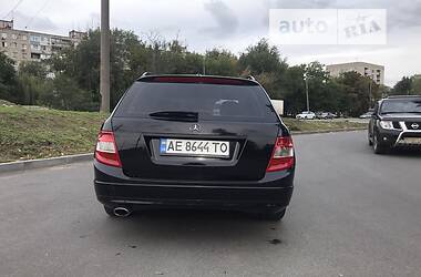 Универсал Mercedes-Benz C-Class 2010 в Днепре