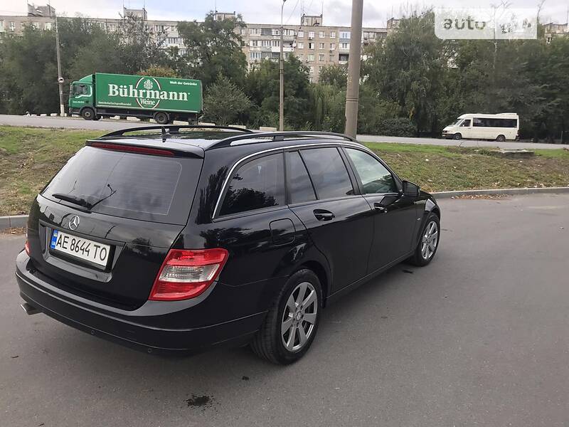 Универсал Mercedes-Benz C-Class 2010 в Днепре