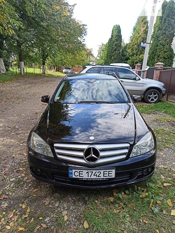 Універсал Mercedes-Benz C-Class 2010 в Чернівцях