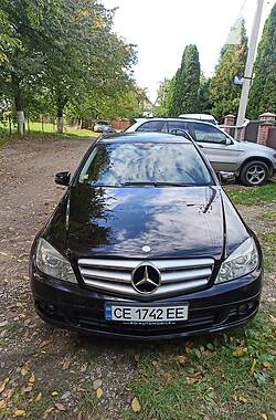 Універсал Mercedes-Benz C-Class 2010 в Чернівцях