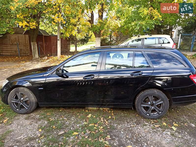Универсал Mercedes-Benz C-Class 2010 в Черновцах