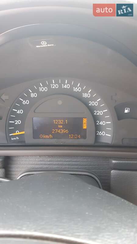 Седан Mercedes-Benz C-Class 2003 в Днепре