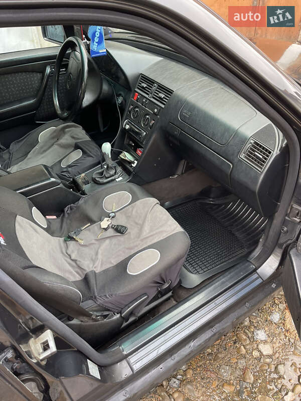 Седан Mercedes-Benz C-Class 1993 в Черновцах