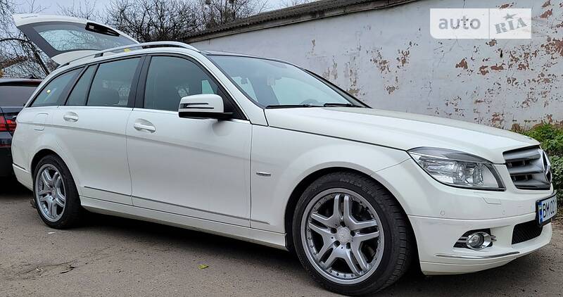 Седан Mercedes-Benz C-Class 2009 в Сумах