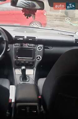 Универсал Mercedes-Benz C-Class 2002 в Черновцах