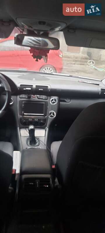 Универсал Mercedes-Benz C-Class 2002 в Черновцах