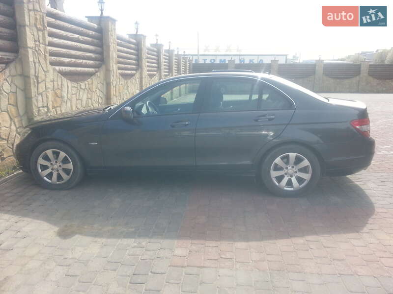 Седан Mercedes-Benz C-Class 2010 в Тернополе