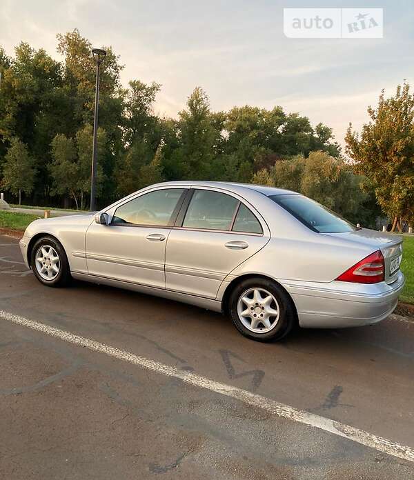 Седан Mercedes-Benz C-Class 2003 в Киеве фото 3 Седан Mercedes-Benz C-Class 2003 в Киеве