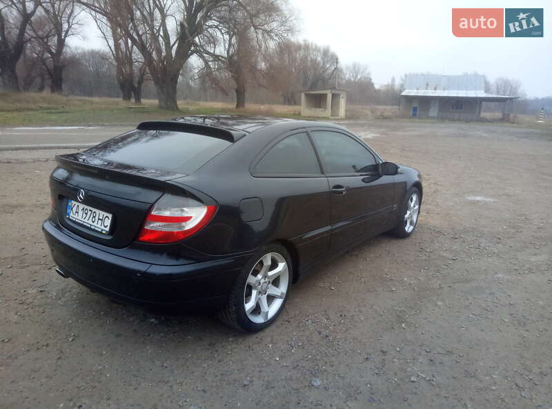 Купе Mercedes-Benz C-Class 2007 в Ямполе фото 8 Купе Mercedes-Benz C-Class 2007 в Ямполе