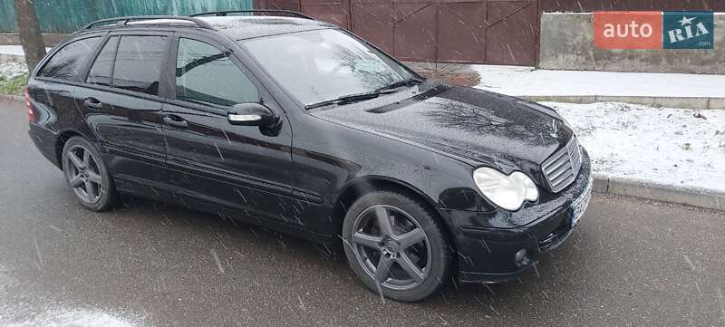 Універсал Mercedes-Benz C-Class 2006 в Кропивницькому
