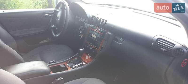 Универсал Mercedes-Benz C-Class 2003 в Хусте