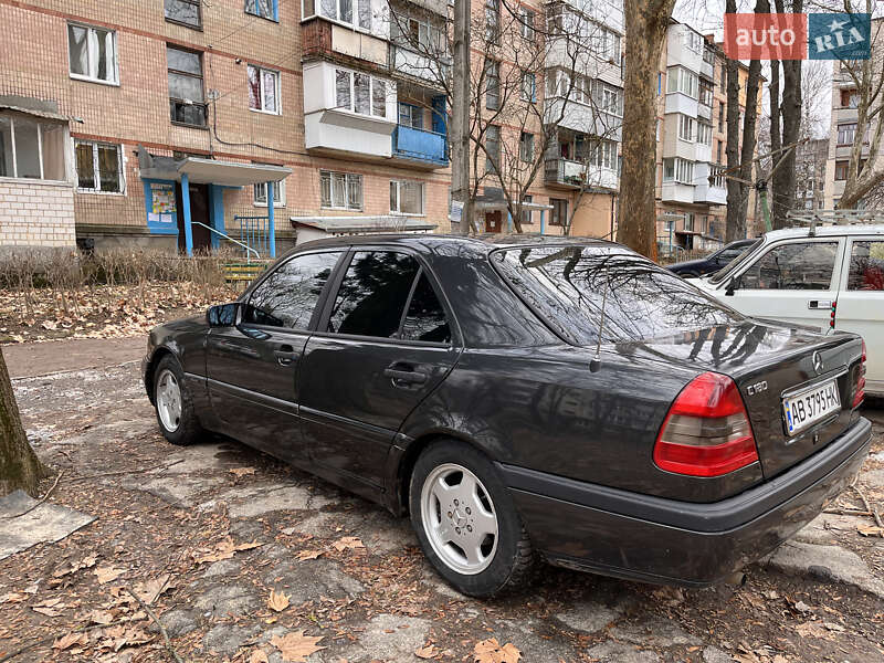 Седан Mercedes-Benz C-Class 1996 в Виннице