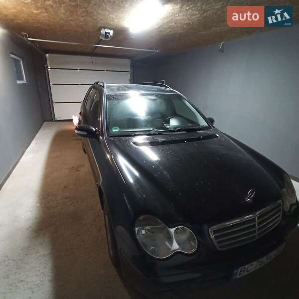 Универсал Mercedes-Benz C-Class 2004 в Буске