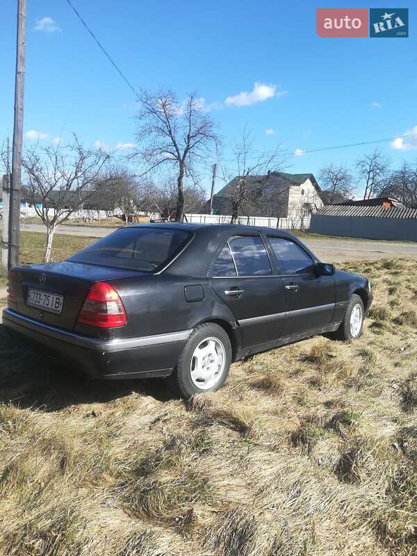 Седан Mercedes-Benz C-Class 1994 в Вижниці
