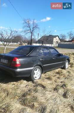 Седан Mercedes-Benz C-Class 1994 в Вижниці