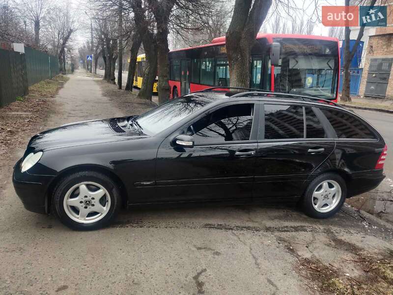 Універсал Mercedes-Benz C-Class 2003 в Києві