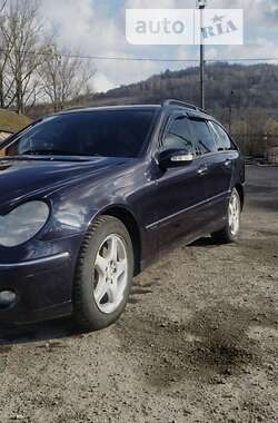 Универсал Mercedes-Benz C-Class 2001 в Ужгороде