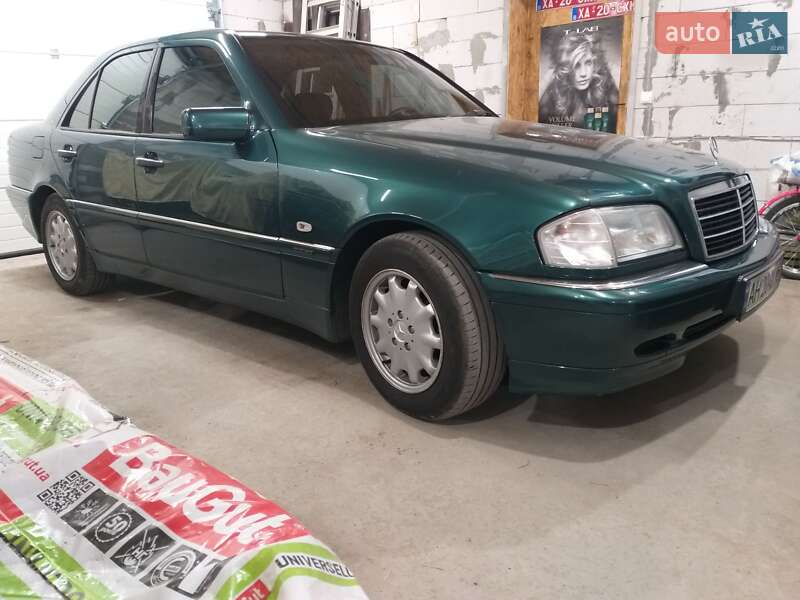 Седан Mercedes-Benz C-Class 1999 в Днепре