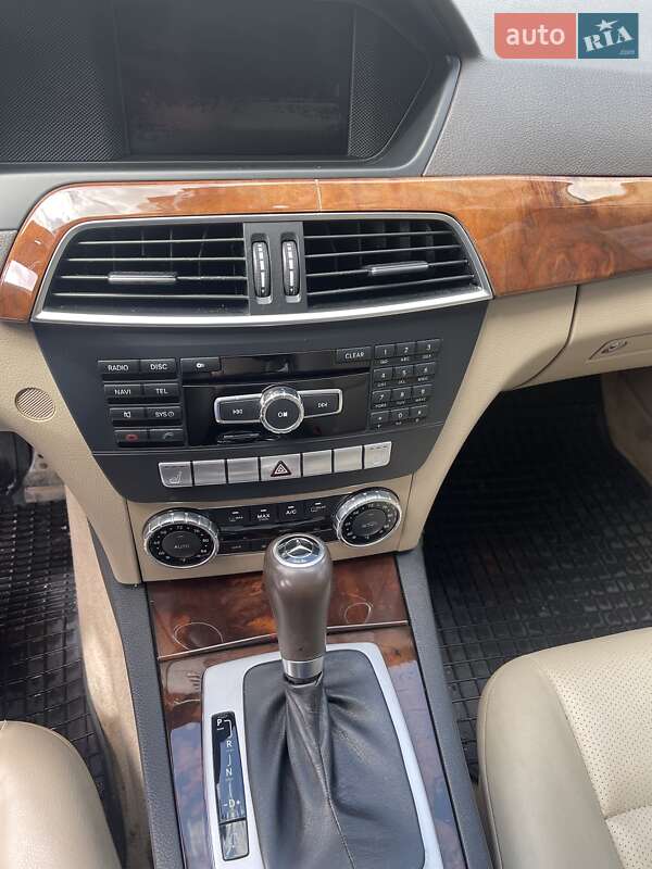 Седан Mercedes-Benz C-Class 2011 в Львове фото 5 Седан Mercedes-Benz C-Class 2011 в Львове
