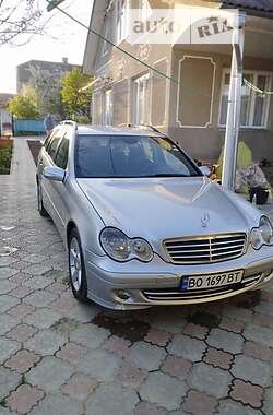 Універсал Mercedes-Benz C-Class 2004 в Чернівцях