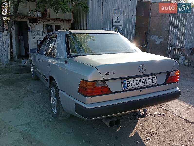 Седан Mercedes-Benz C-Class 1988 в Одессе