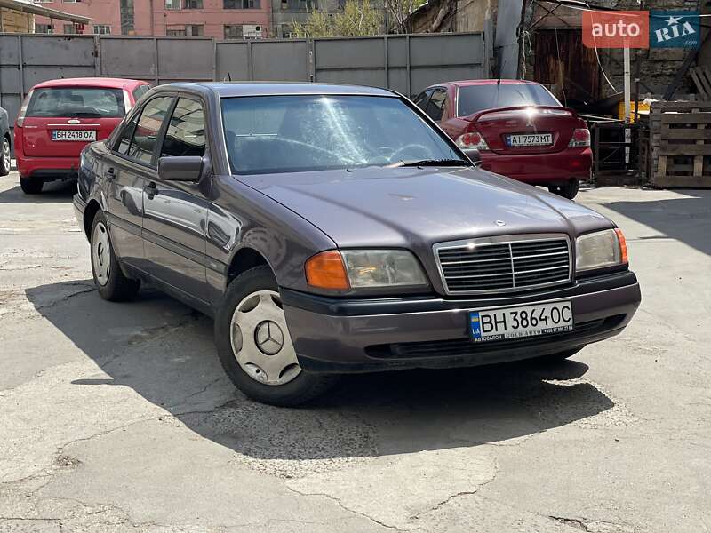 Седан Mercedes-Benz C-Class 1994 в Одессе