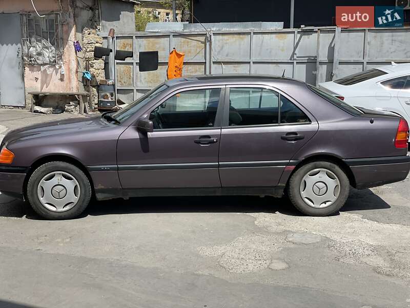Седан Mercedes-Benz C-Class 1994 в Одессе