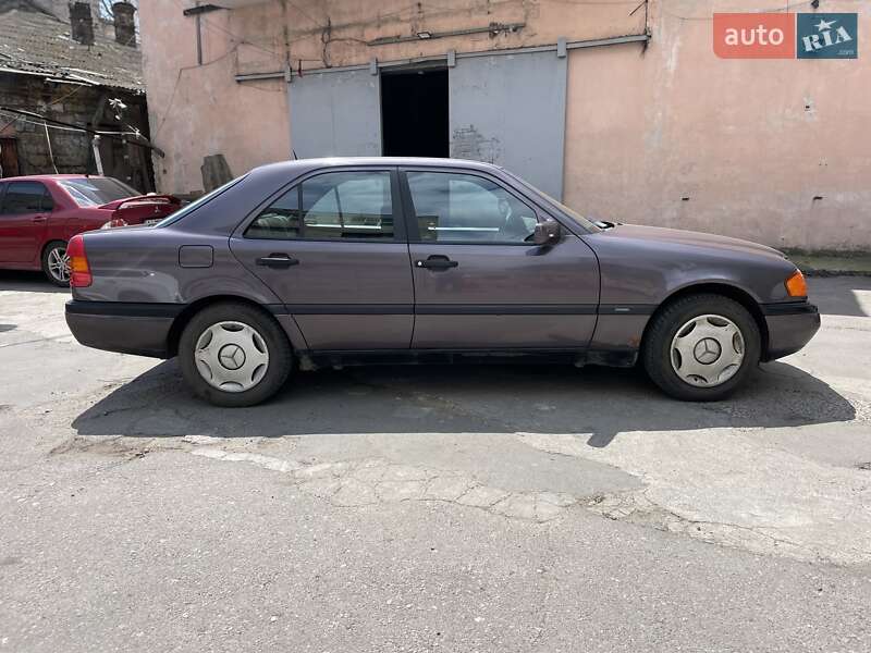 Седан Mercedes-Benz C-Class 1994 в Одессе