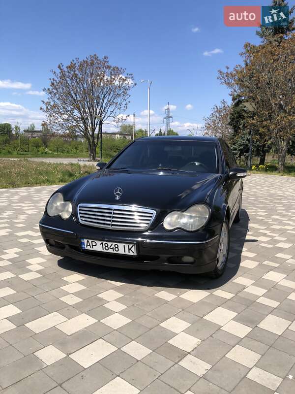 Седан Mercedes-Benz C-Class 2001 в Запоріжжі