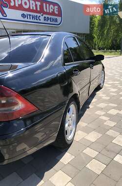 Седан Mercedes-Benz C-Class 2001 в Запоріжжі