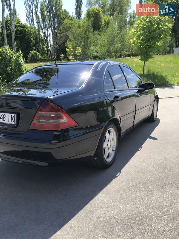 Седан Mercedes-Benz C-Class 2001 в Запорожье