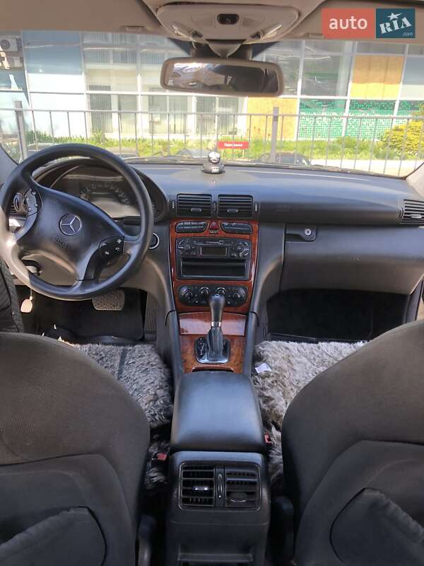 Седан Mercedes-Benz C-Class 2001 в Запорожье