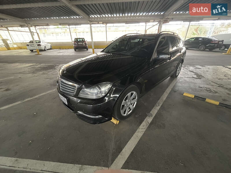 Універсал Mercedes-Benz C-Class 2013 в Вінниці