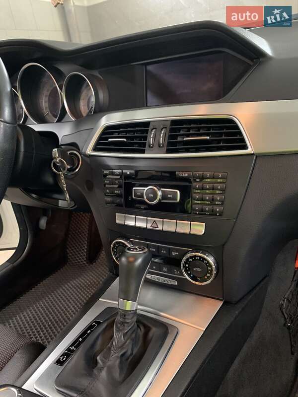 Седан Mercedes-Benz C-Class 2012 в Житомире