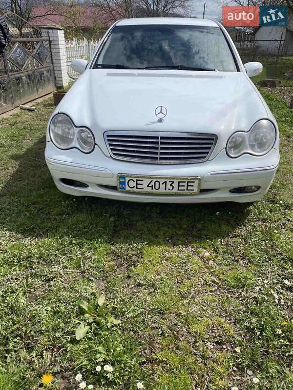 Седан Mercedes-Benz C-Class 2002 в Черновцах