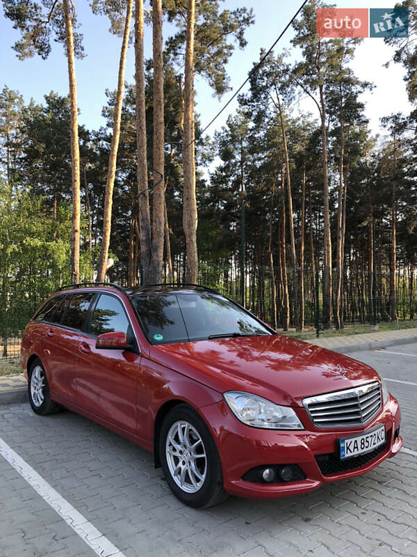 Универсал Mercedes-Benz C-Class 2013 в Киеве
